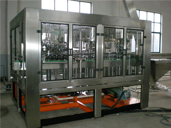 Otomatik cam şişe su dolum makinası