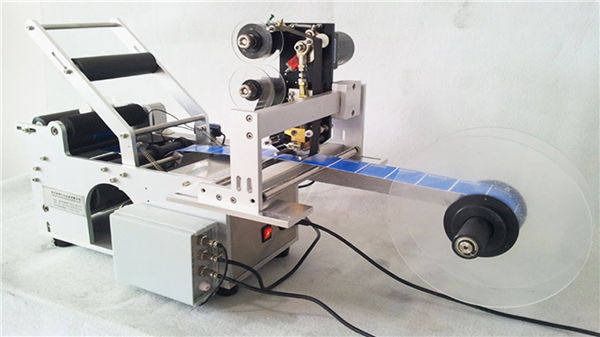 Küçük Yuvarlak Şişe Etiketleme Makinesi